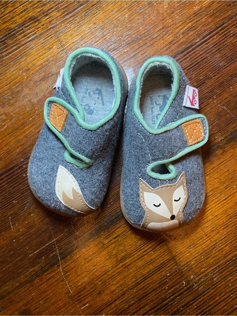 EUC See Kai Run Felted Wool Cruz II Velcro Crib Shoe Grey Fox Slippers